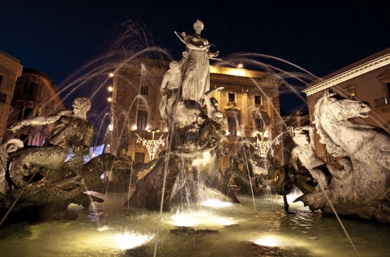 Fontana Dea Artemide