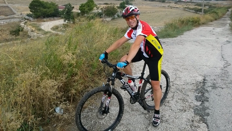 Frank con mountine bike